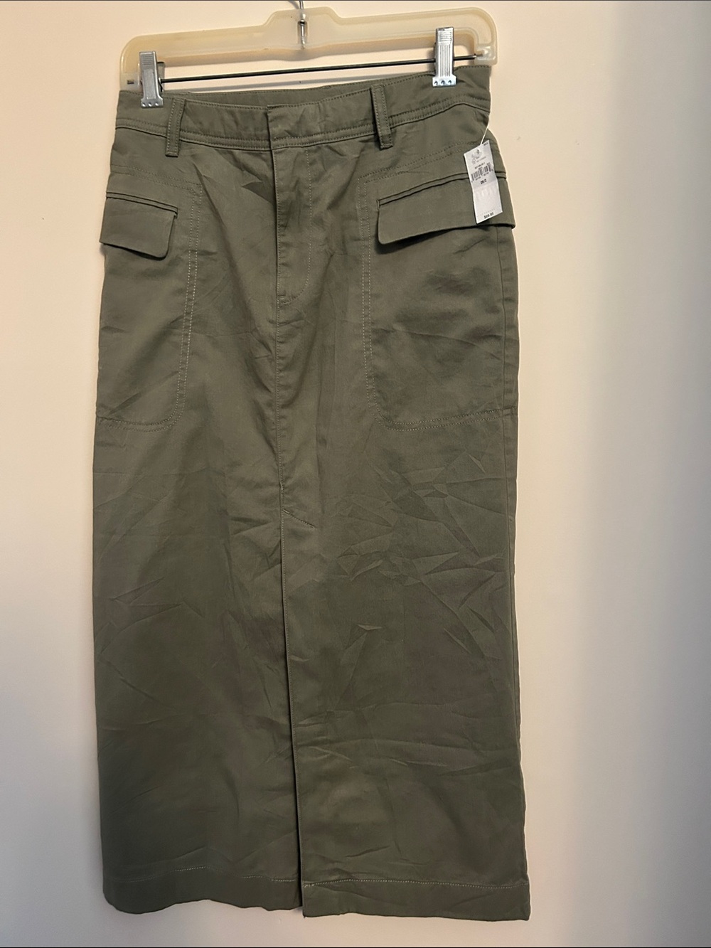 GAP olive cargo midi skirt front split & zip pockets new with tag size 26/2